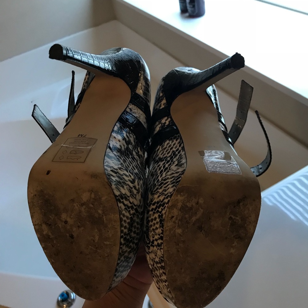 Shoes - Picture 3 of 4